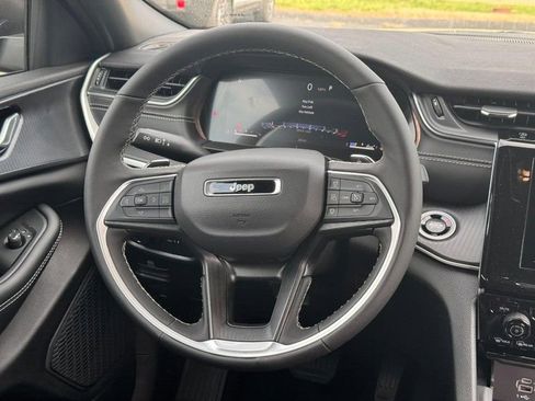 New 2026 Jeep Grand Cherokee Laredo image 8