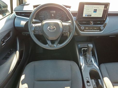 Used 2023 Toyota Corolla LE image 2