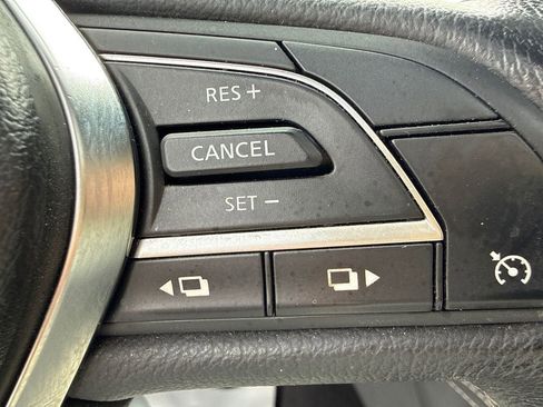 Used 2017 INFINITI Q60 Red Sport 400 image 12