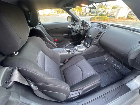 Used 2012 Nissan 370Z Roadster RWD image 12