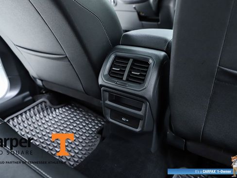 Used 2025 Volkswagen Taos SE image 38