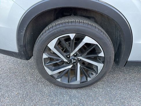 Used 2022 Mitsubishi Outlander ES image 13