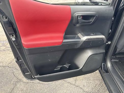 Used 2018 Toyota Tacoma SR5 image 20