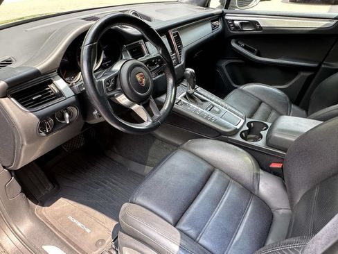 Used 2016 Porsche Macan Turbo AWD/4WD image 11