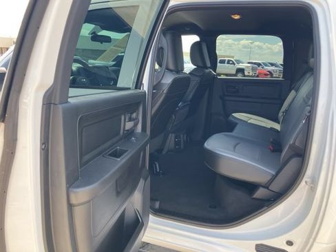Used 2024 RAM 2500 Tradesman w/ Chrome Appearance Group AWD/4WD image 15
