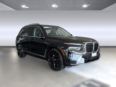 Used 2024 BMW X7 xDrive40i w/ Climate Comfort Package AWD/4WD image 6