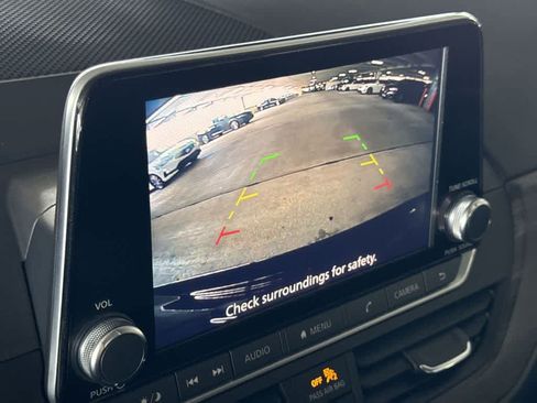 Used 2024 Nissan Altima 2.5 SV FWD image 19