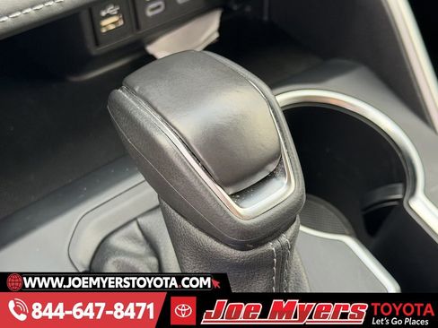 Used 2025 Toyota Highlander LE image 21