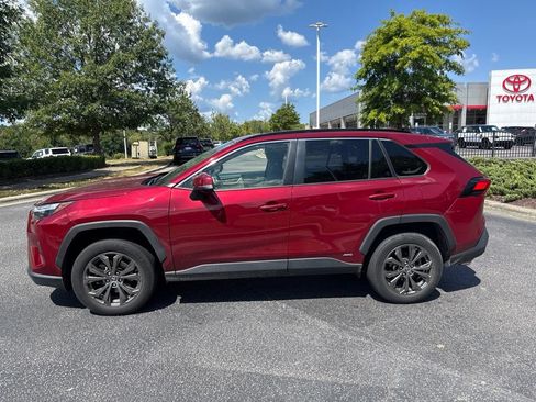 Used 2022 Toyota RAV4 XLE Premium AWD/4WD image 3