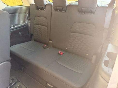 Used 2025 Nissan Pathfinder SV AWD/4WD image 32