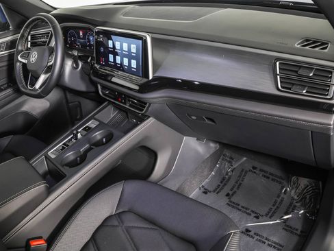 Used 2025 Volkswagen Atlas Cross Sport SE AWD/4WD image 43