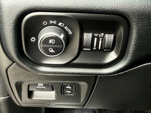 Used 2021 RAM 1500 Laramie AWD/4WD image 23