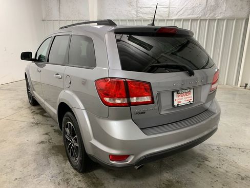 Used 2019 Dodge Journey SE w/ Premium Group image 24