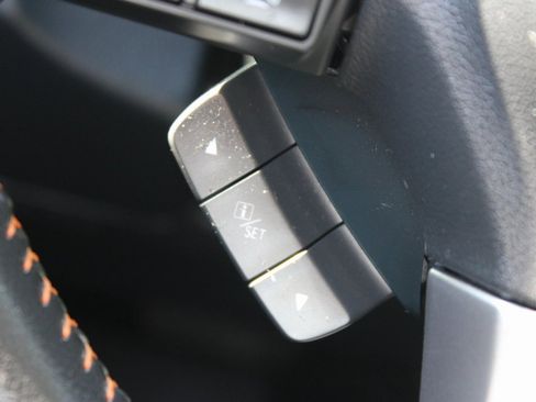 Used 2017 Subaru Crosstrek 2.0i Limited image 16