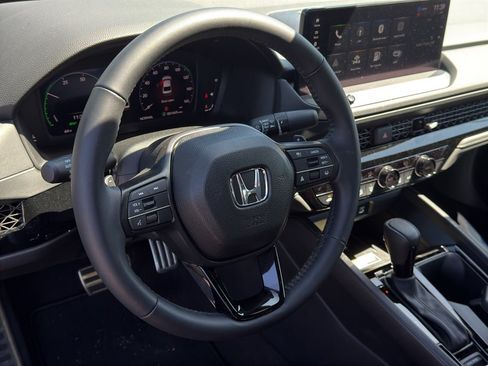 Used 2025 Honda Accord Sport image 27