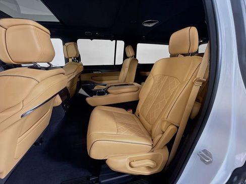 Used 2023 Jeep Grand Wagoneer Series III w/ Quick Order Packagew 28T image 26