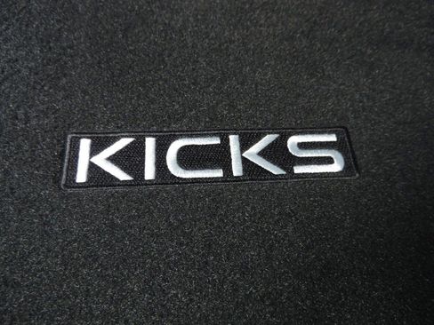 New 2026 Nissan Kicks SR image 19