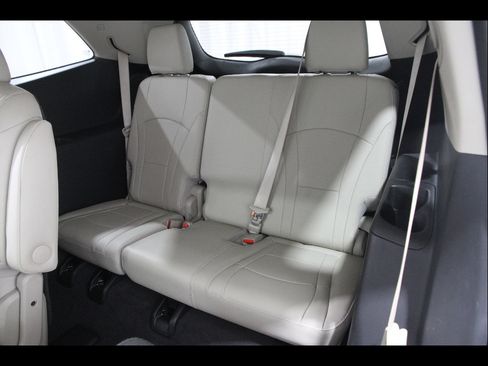 Used 2020 Buick Enclave Premium w/ Sun and Sites Package AWD/4WD image 21