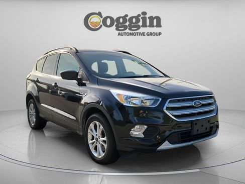 Used 2018 Ford Escape SE w/ SE Sync 3 Package image 8