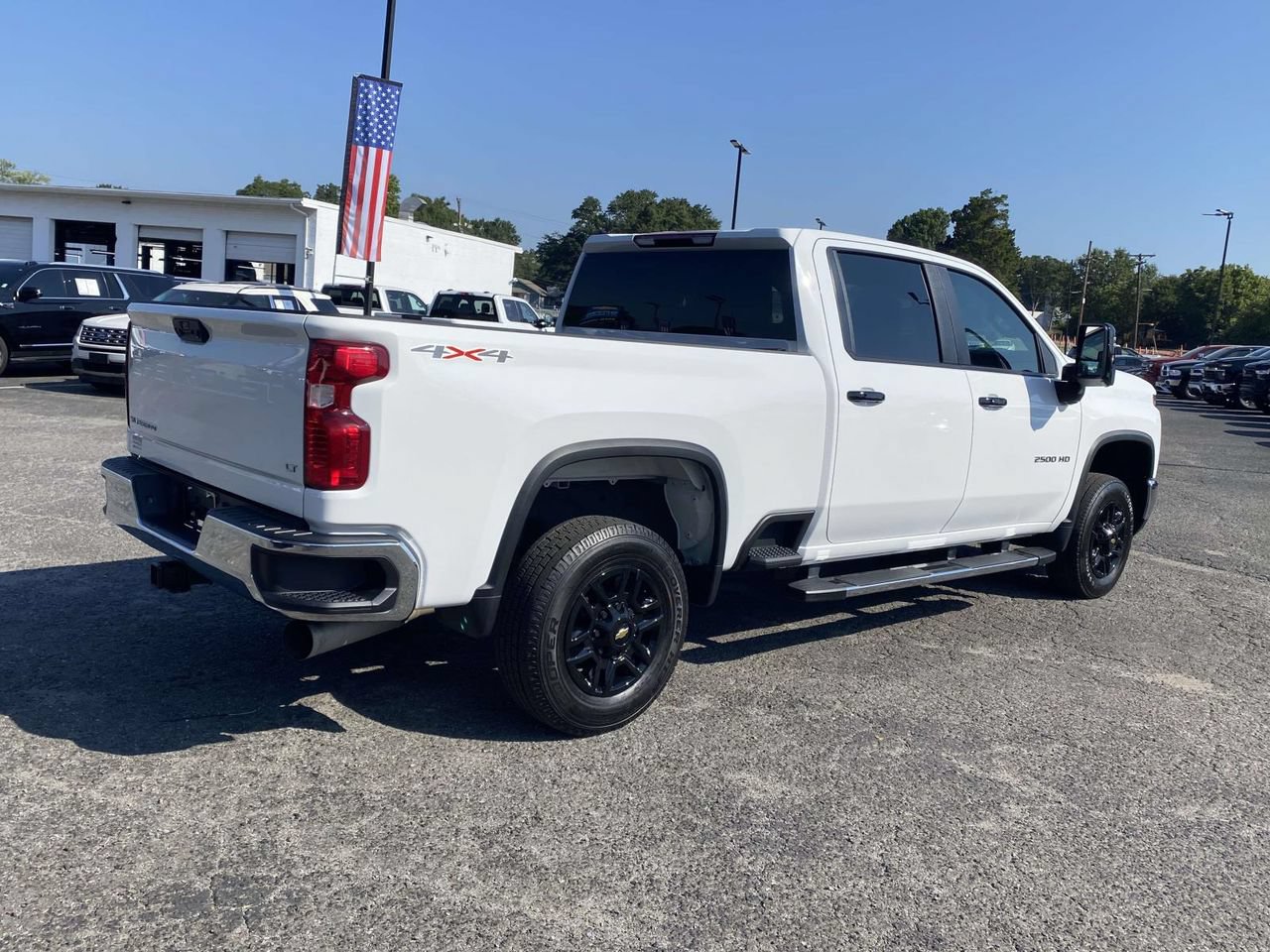 Used 2025 Chevrolet Silverado 2500 LT w/ Convenience Package AWD/4WD image 8