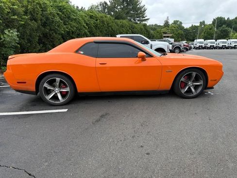 Used 2014 Dodge Challenger R/T RWD image 8