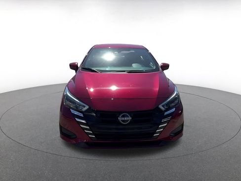 Used 2025 Nissan Versa SV image 4