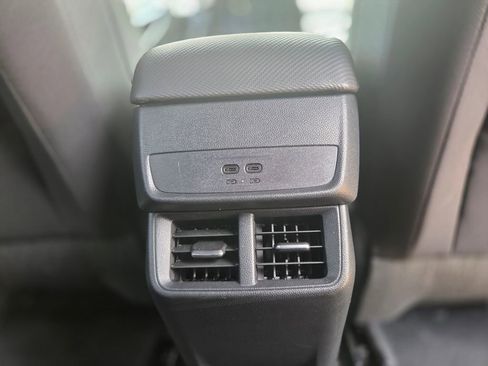 Used 2026 Chevrolet Equinox LT AWD/4WD image 12