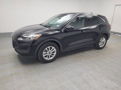 Used 2020 Ford Escape SE image 2