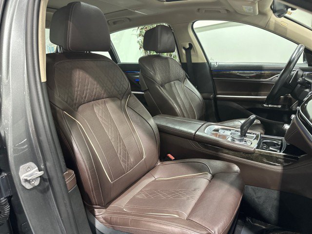 Used 2016 BMW 740i w/ Executive Package 2 RWD image 55