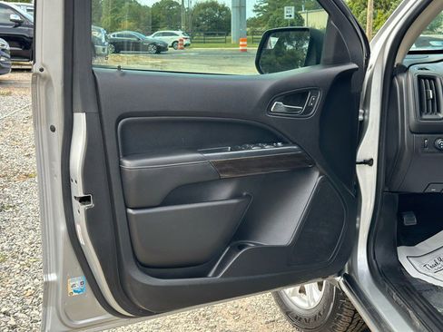 Used 2019 GMC Canyon SLE image 15