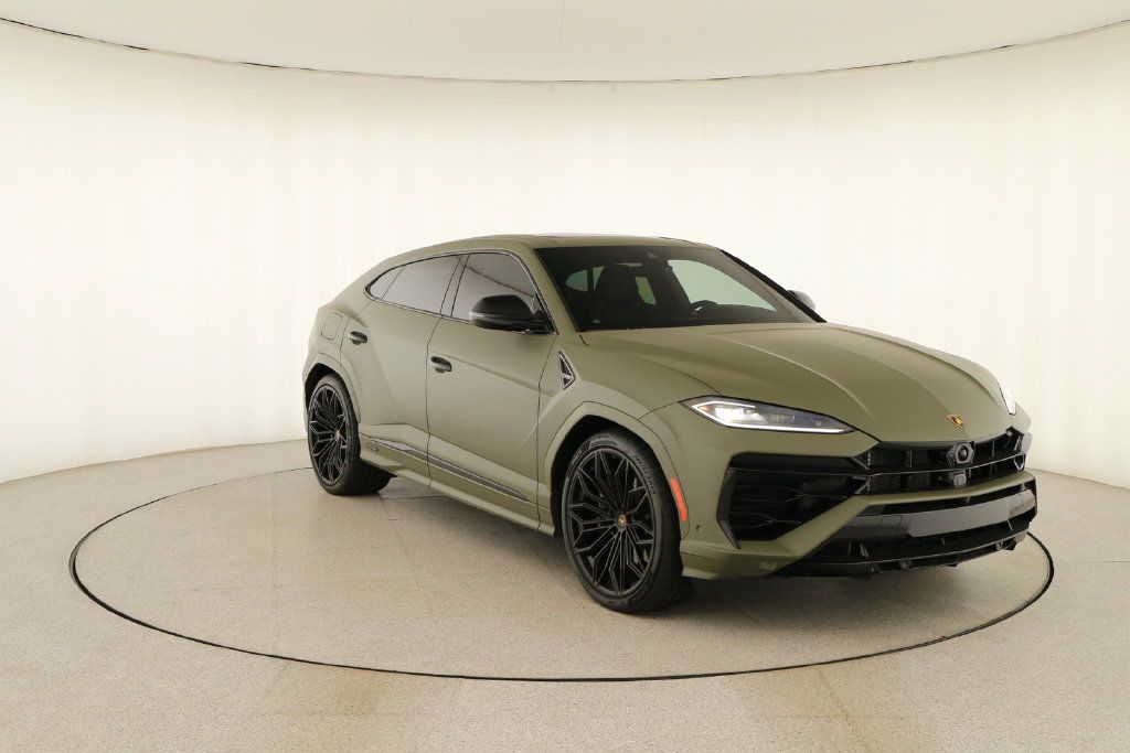 Used 2025 Lamborghini Urus SE AWD/4WD image 10