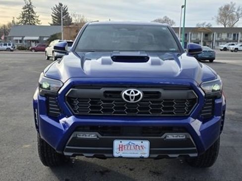 Used 2025 Toyota Tacoma SR5 image 2