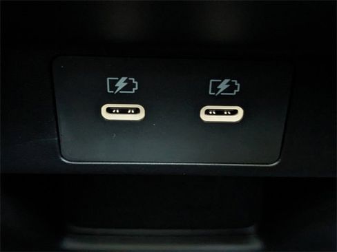 New 2025 Mitsubishi Outlander SE image 21