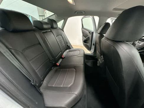 Certified 2020 Volkswagen Passat 2.0T R-Line FWD image 24