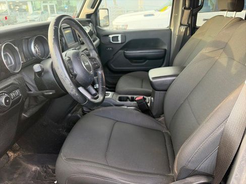 Used 2021 Jeep Wrangler Unlimited Sport image 3