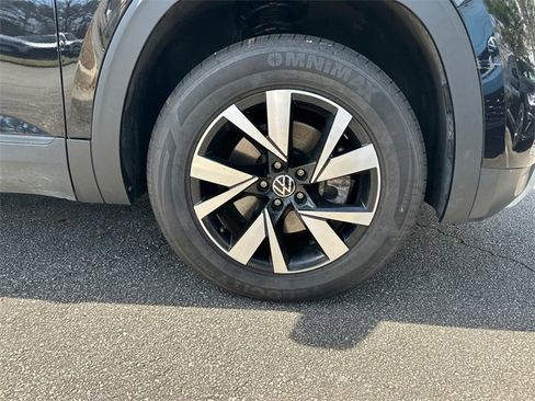 Used 2021 Volkswagen Atlas Cross Sport SE image 27