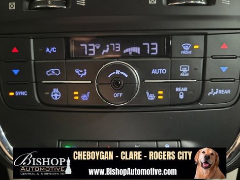 Used 2016 Chrysler Town & Country Touring w/ Driver Convenience Group image 28