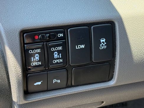 Used 2015 Honda Odyssey Touring image 12