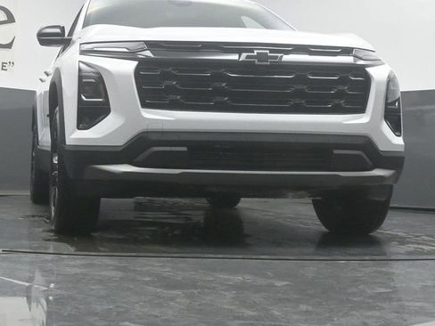 New 2026 Chevrolet Equinox LT FWD image 3