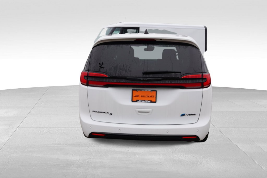 Used 2024 Chrysler Pacifica Limited FWD image 6