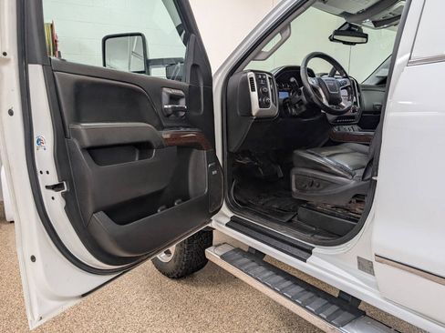 Used 2016 GMC Sierra 2500 SLT w/ Driver Alert Package AWD/4WD image 5