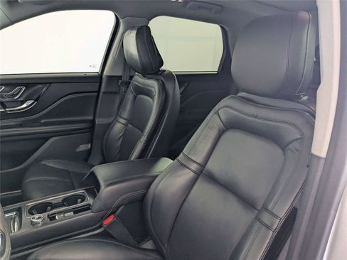 Used 2020 Lincoln Corsair FWD w/ Premium Package image 11