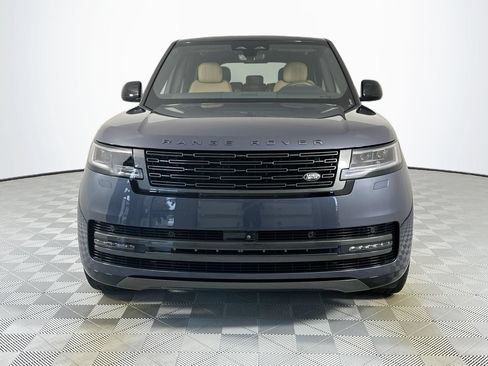 Used 2025 Land Rover Range Rover SE AWD/4WD image 2