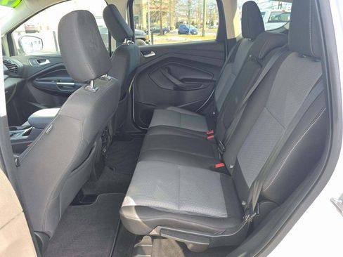 Used 2019 Ford Escape SE image 6