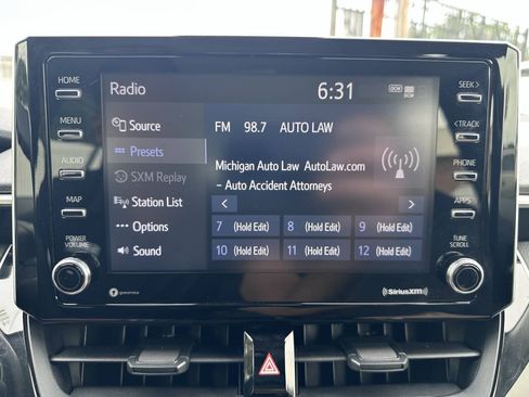 Used 2021 Toyota Corolla LE FWD image 19