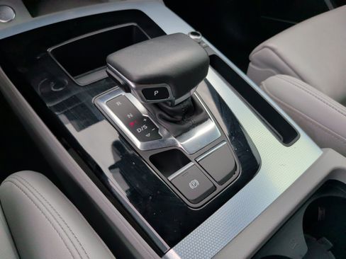 Certified 2025 Audi Q5 2.0T Premium Plus image 24