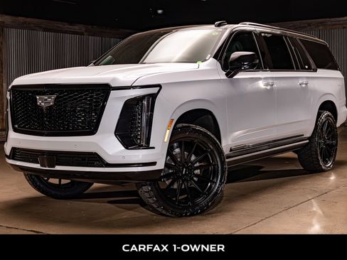 Used 2026 Cadillac Escalade ESV Platinum Sport w/ LPO, ONYX Package image 5