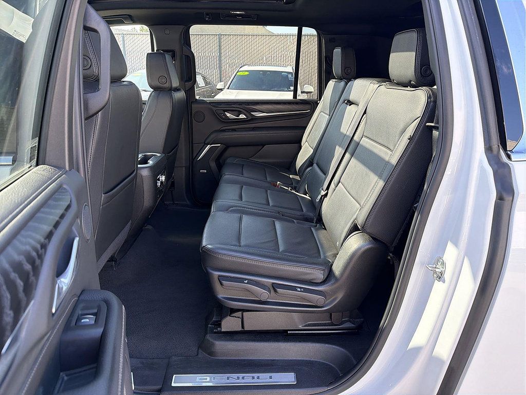 Used 2024 GMC Yukon XL Denali RWD image 25