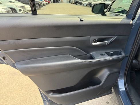 Used 2025 Toyota Grand Highlander AWD image 30