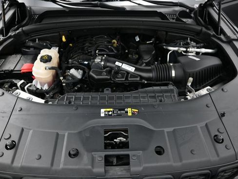 Used 2023 Jeep Grand Cherokee Altitude AWD/4WD image 16